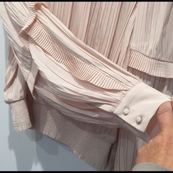 NEW Joie Pleated Top - Picture 3 of 6